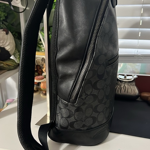 WEST SLIM BACKPACK IN SIGNATURE CANVAS (COACH F78756)
CHARCOAL/BLACK - Picture 5 of 16